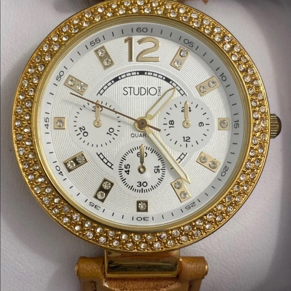 Cute womens watch bedazzled leather strap gold watch